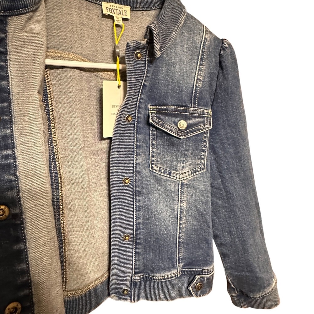 Denim Jacket Finding Foxtale Girls Size 10 Blue Puff Shoulder Button NWT - Picture 3 of 9